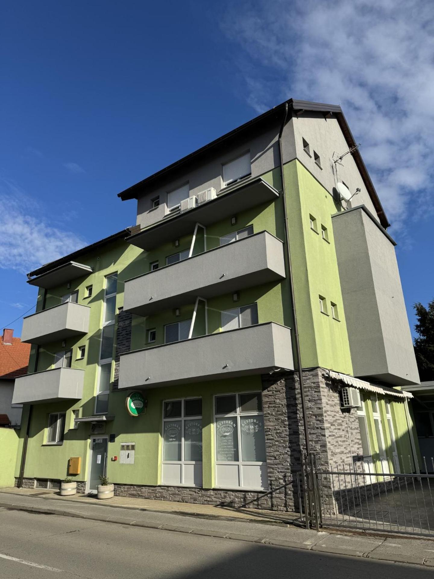 Pansion Komfor Fitea 奥西耶克 外观 照片